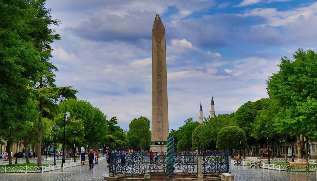 obeliscul lui teodosie
