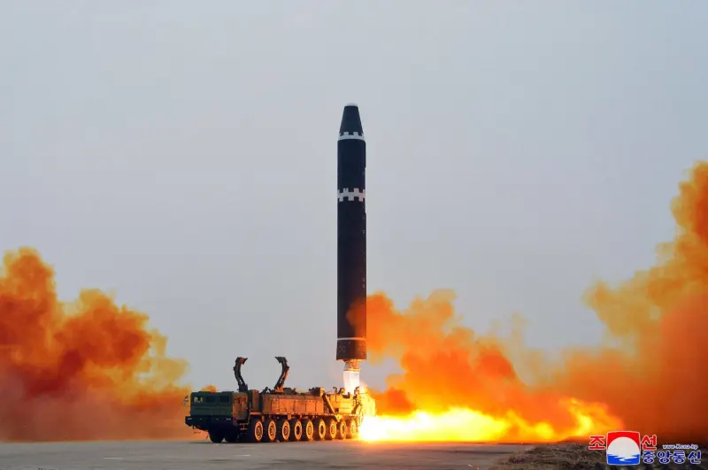 Coreea de Nord ar fi lansat un nou tip de rachetă balistică
