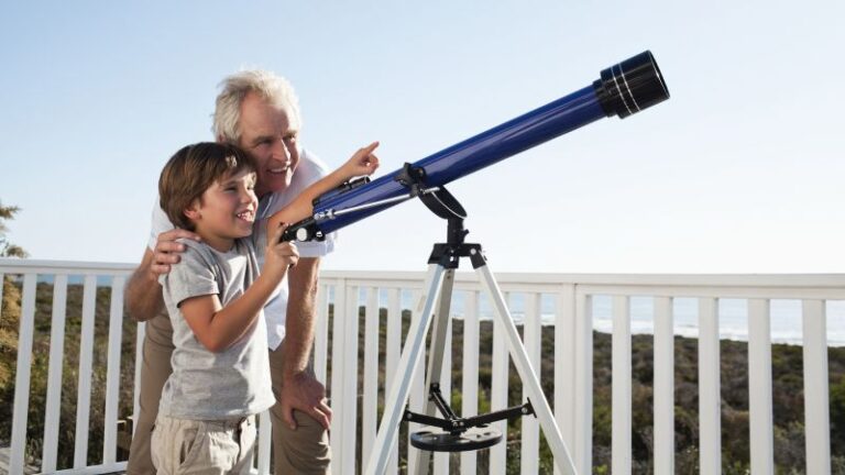 cine a inventat telescopul