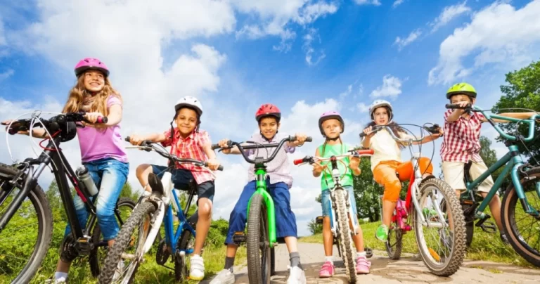 Pe ce bază și cu ce mărime ar trebui să cumpăr o bicicletă pentru copil?