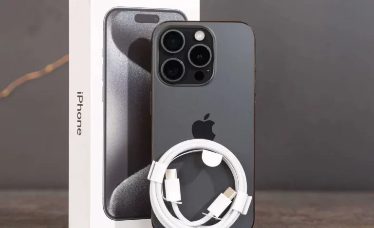 Apple poate actualiza dispozitivele iPhone sigilate in cutie.