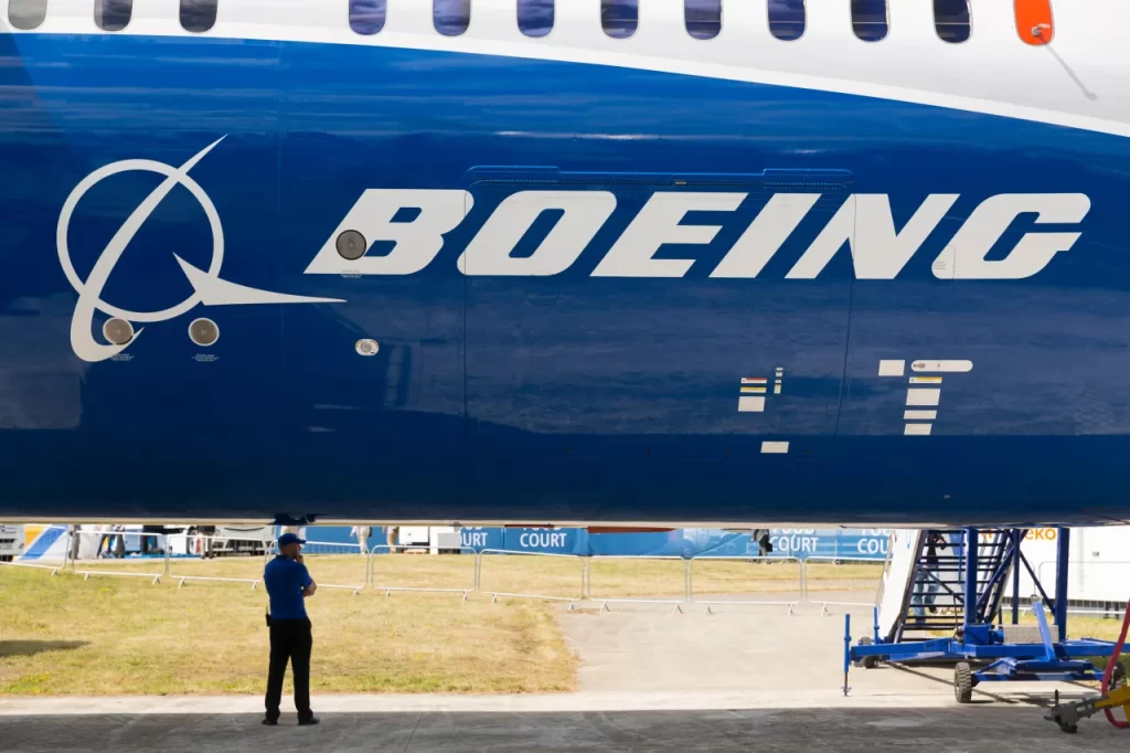 Boeing a fost jefuit de celebra bandă de Hackeri santajatori LockBit.