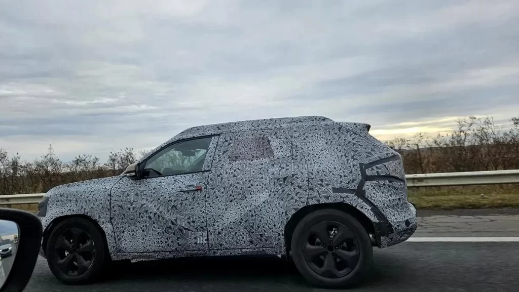 DACIA DUSTER 3 SE DĂ ÎN SPECTACOL PE ASFALTUL ROMÂNESC ÎN COSTUM DE PROBĂ.