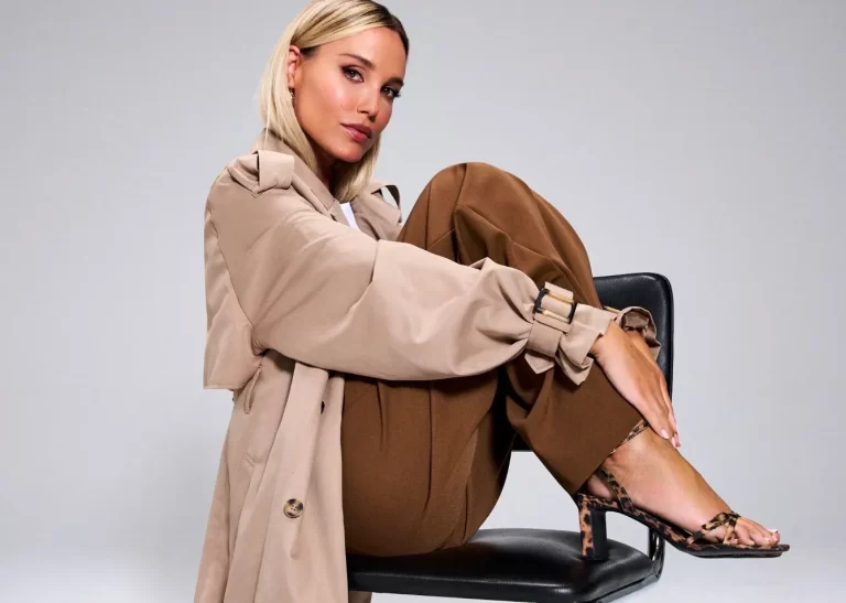 Ce modele de pantaloni eleganți de damă merită să ai în garderobă?